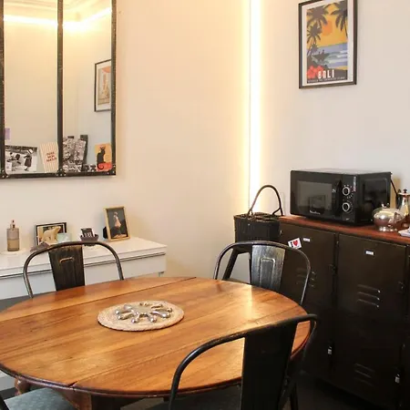 Charming T2 Batignolles With Private Courtyard * Paris