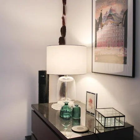 Charming T2 Batignolles With Private Courtyard