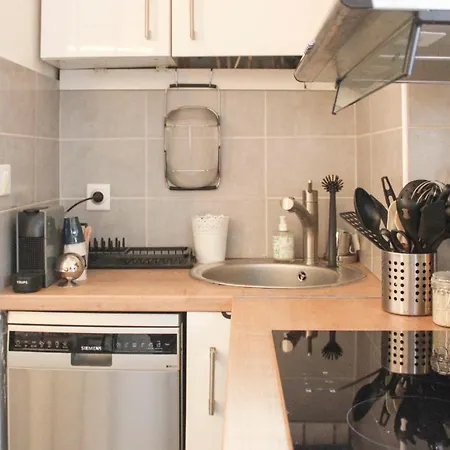 Charming T2 Batignolles With Private Courtyard * Paris