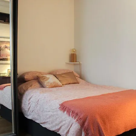 Charming T2 Batignolles With Private Courtyard * Paris